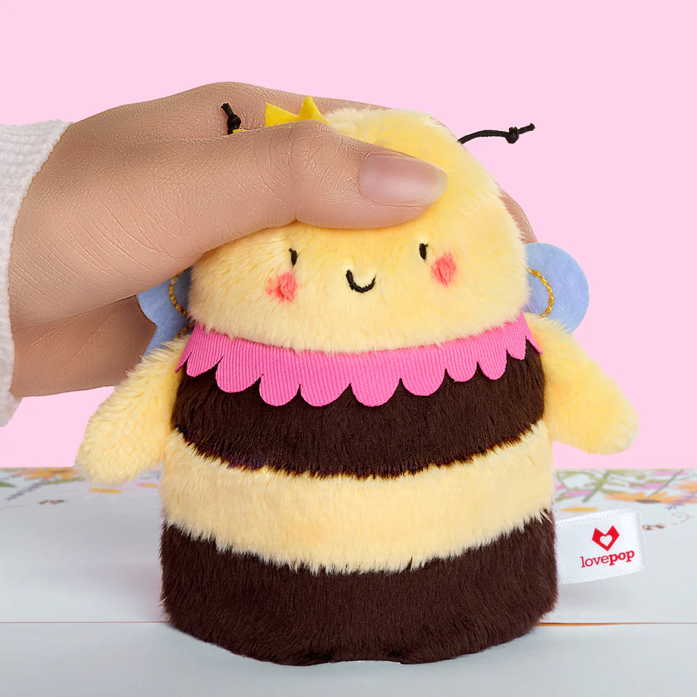 'Bee-u-tiful Mom' Queen Bee Plushpop Card & Bouquet Bundle - Image 3